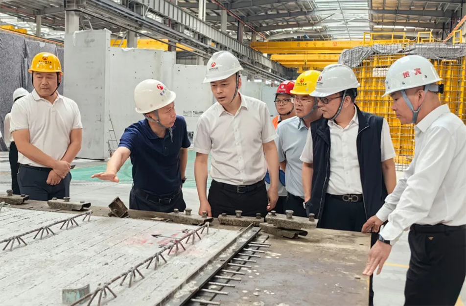 葛威敏到綠色產(chǎn)業(yè)園、新建區(qū)人民醫(yī)院二部項目調(diào)研