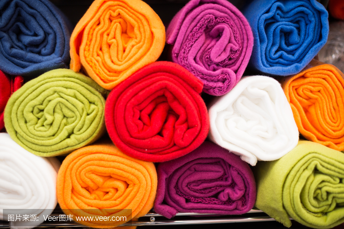 不同颜色的棉质毛巾图片